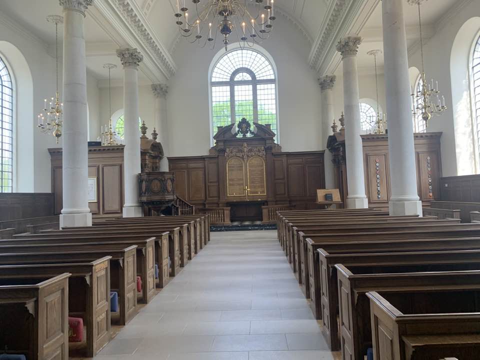 https://travelingadventuresofafarmgirl.com/wp-content/uploads/2023/06/St.-Mary-the-Virgin-Aldermanbury-church.jpg